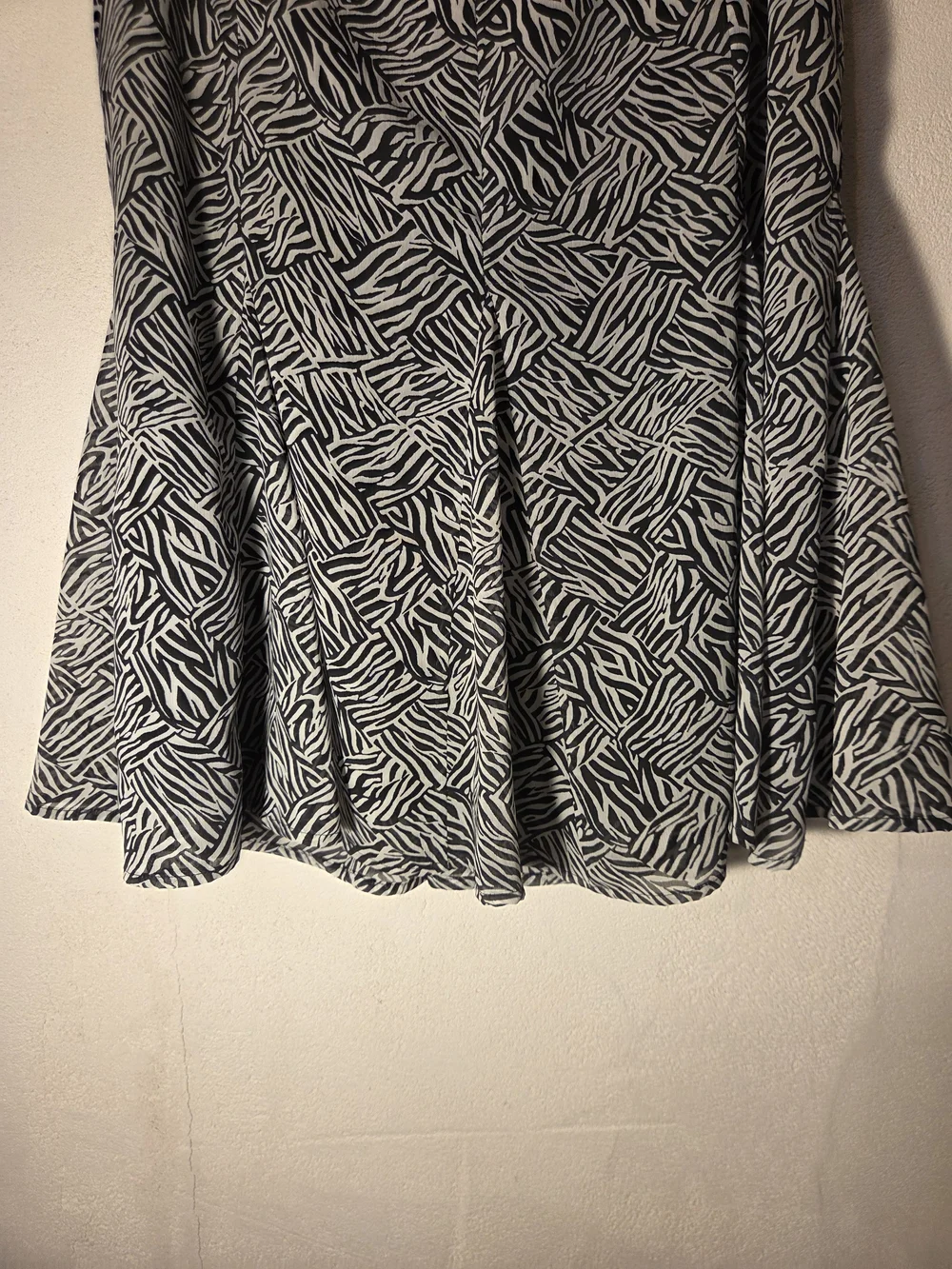 Dana Buchman Women's Size 4 Black White Zebra Print Flare A-Line Skirt
